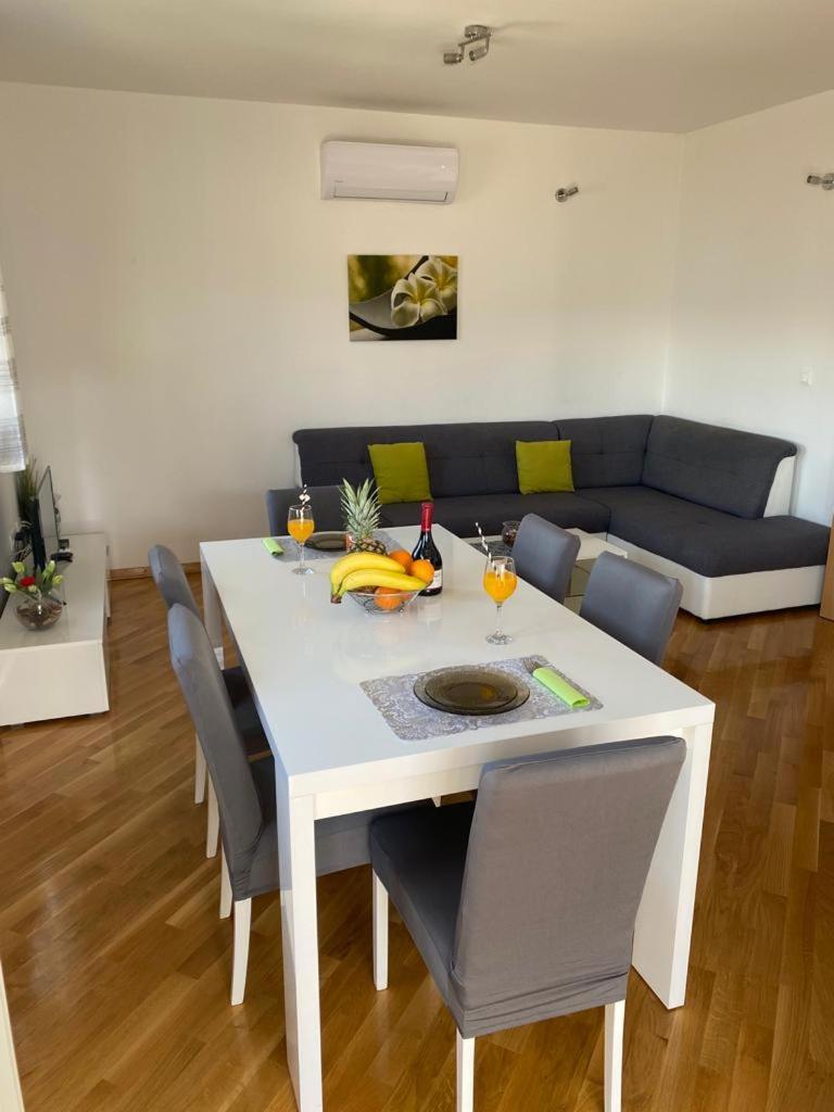 Appartement Dina à Trogir Extérieur photo