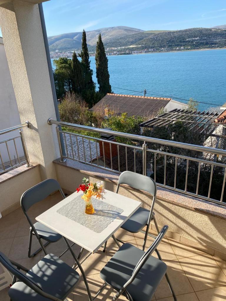Appartement Dina à Trogir Extérieur photo